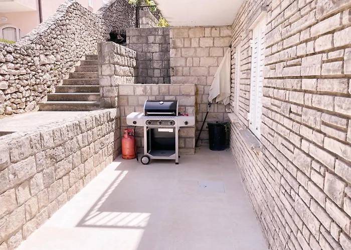 Marijeta With Free Parking ザトン